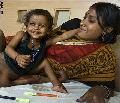 印度2歲女孩天生擁有4條胳膊和4條腿
